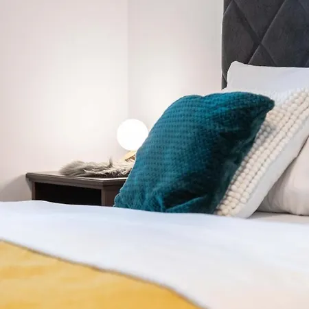 Design 2bdr With Balcony- Free Parking * Zagreb