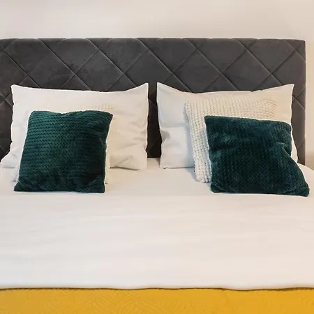 Design 2bdr With Balcony- Free Parking * Zagreb